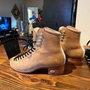 Riedell 336 roller skate boots size 7.5